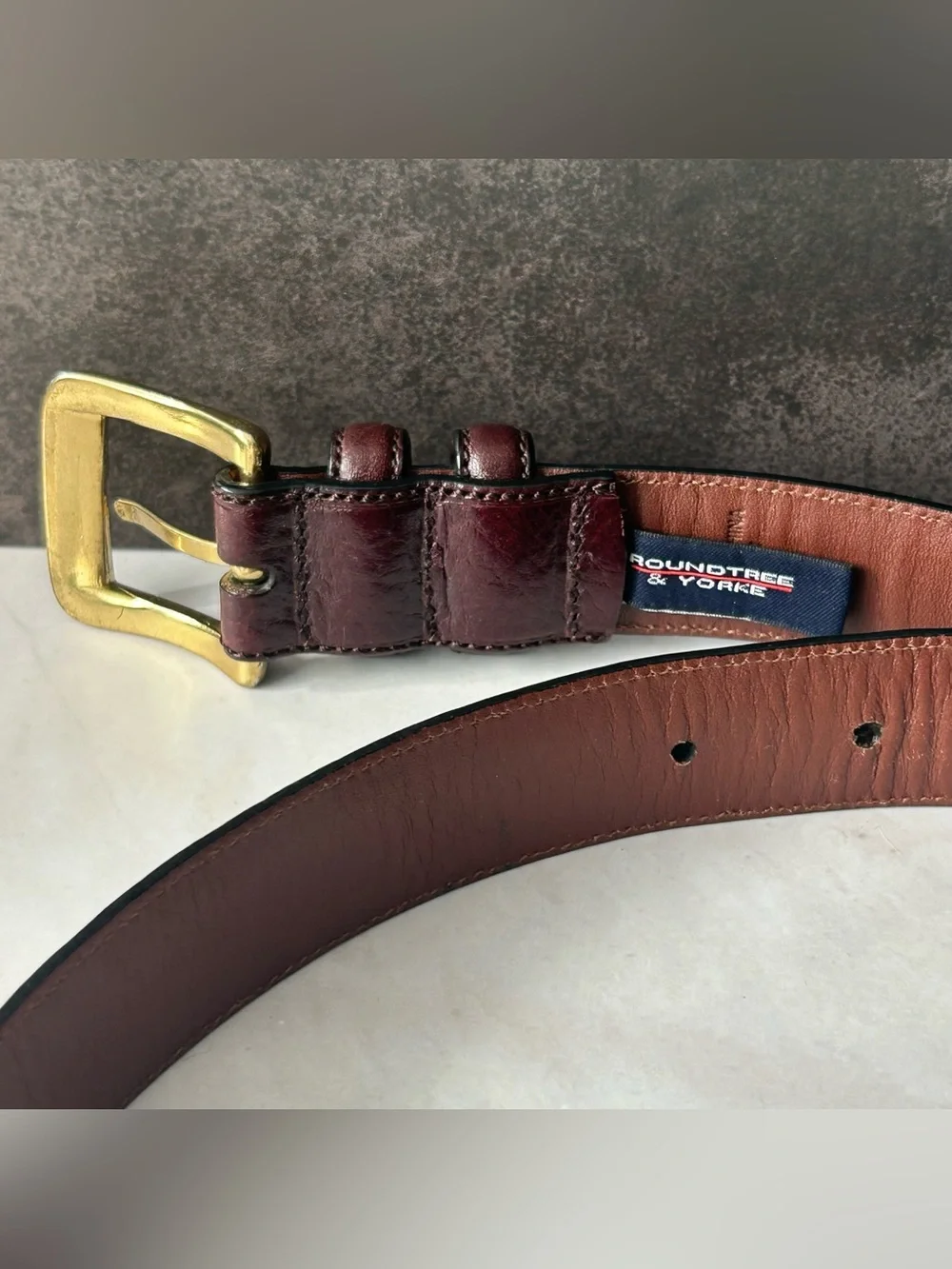Roundtree & Yorke Burgundy Full Grain Cowhide Belt with Brass Tone Buckle